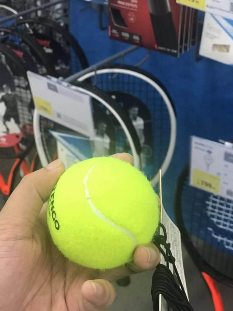 I'm choosing tennis balls