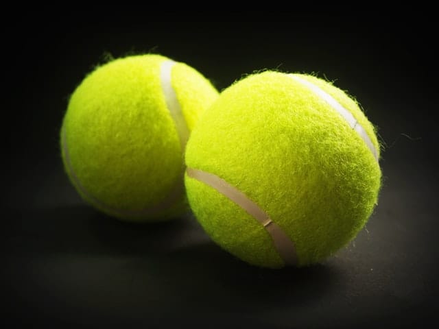 5 Best Tennis Balls (2022 Reviewed)
