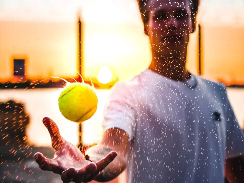 How to Deal With Sweaty Hands in Tennis
